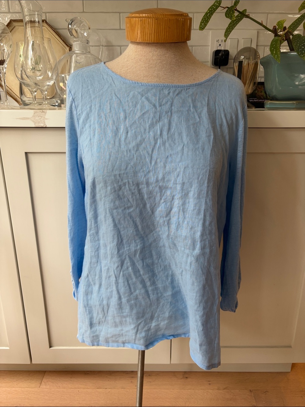 Tommy Bahama 100% linen Light Blue Women's Long-Sleeve Linen Top